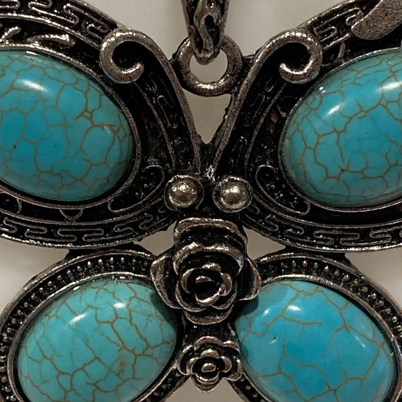 NWOT - Silvertone & Turquoise Butterfly Pendant Chain Necklace & Earring Set - Picture 8 of 13